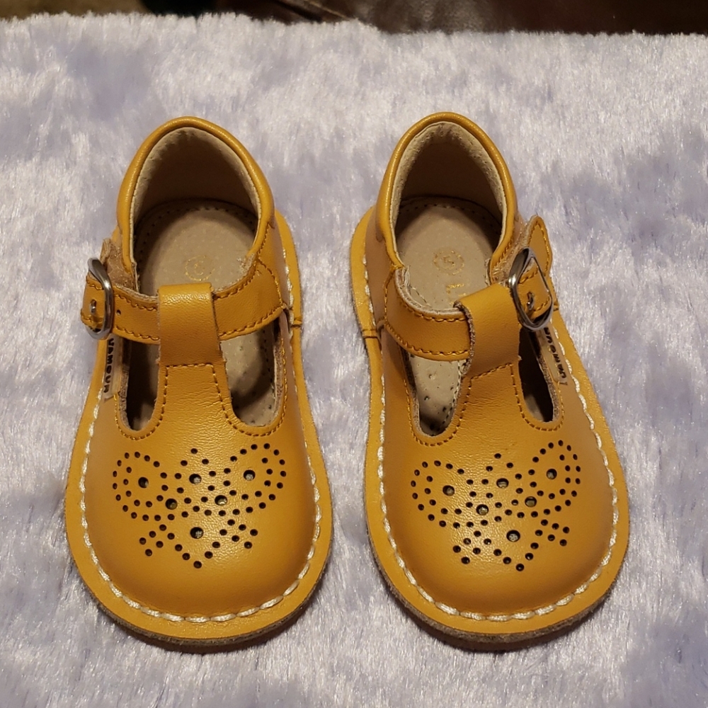 LIKE NEW L'amour Ollie T-strap Leather Mary Jane